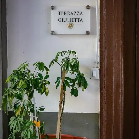 Terrazza Giulietta - Piazza Cavour * Nápoles