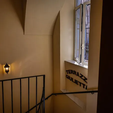 Terrazza Giulietta - Piazza Cavour Neapol